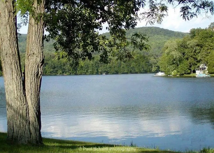 2 Bed Berkshire Getaway Minutes To Jiminy Peak Ski