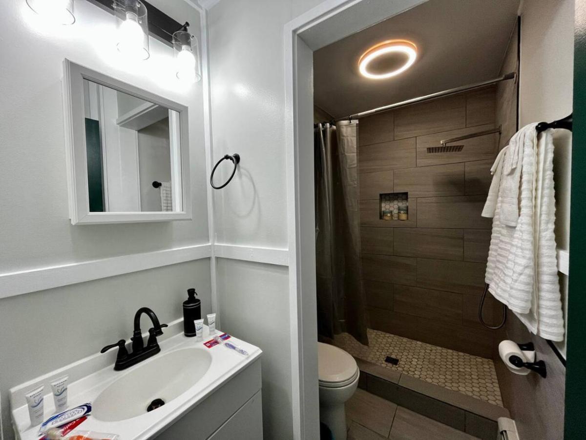 2 Bed Berkshire Getaway Minutes To Jiminy Peak Apartment